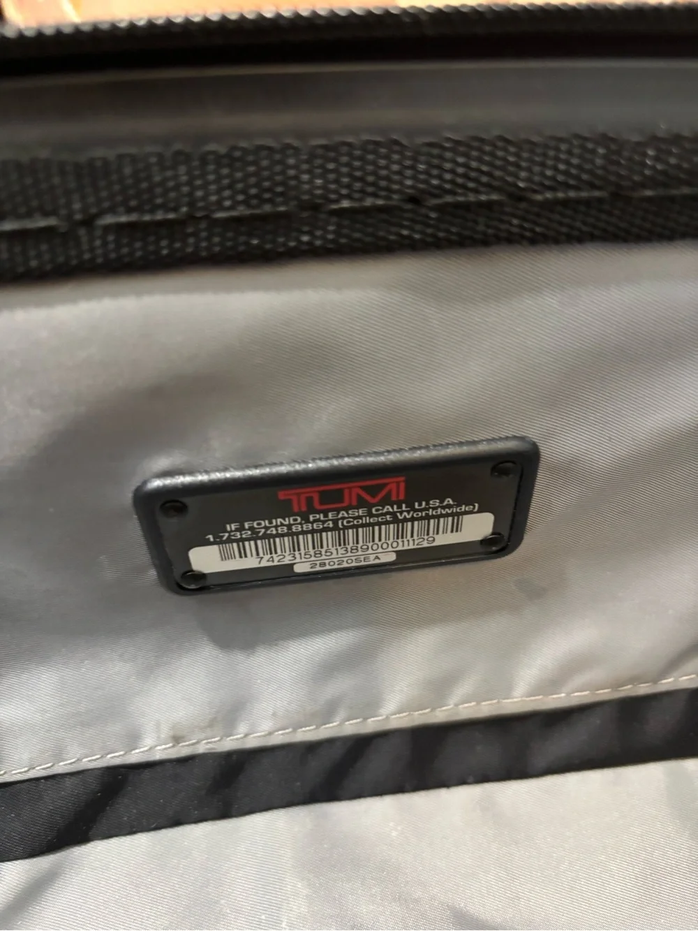 Tumi Vapor 21 in Continental Carry-On Hardcase Spinner Luggage Dark Teal *AS IS*